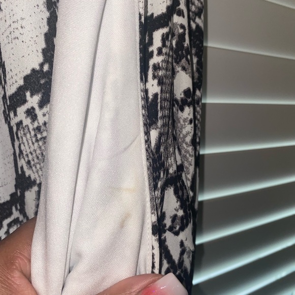 NWT size 1X (14/16W) FASHION TO FIGURE Snakeskin wrap blouse - Picture 6 of 6